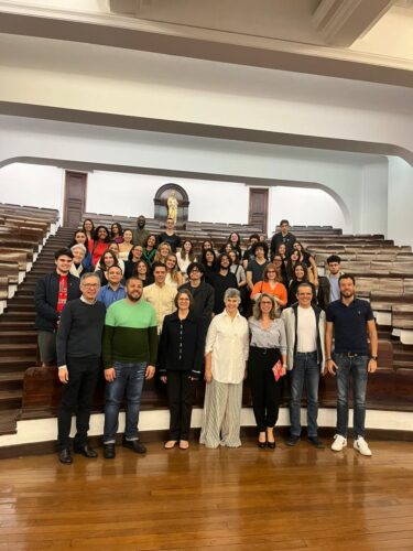 Professor da PUC-SP leva universitários para atividades extensionistas no Colégio Sion - Jornal O São Paulo