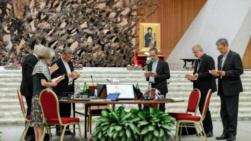 No Sínodo, oração pela paz e olhar da Igreja para suas estruturas e os mais vulneráveis - Jornal O São Paulo