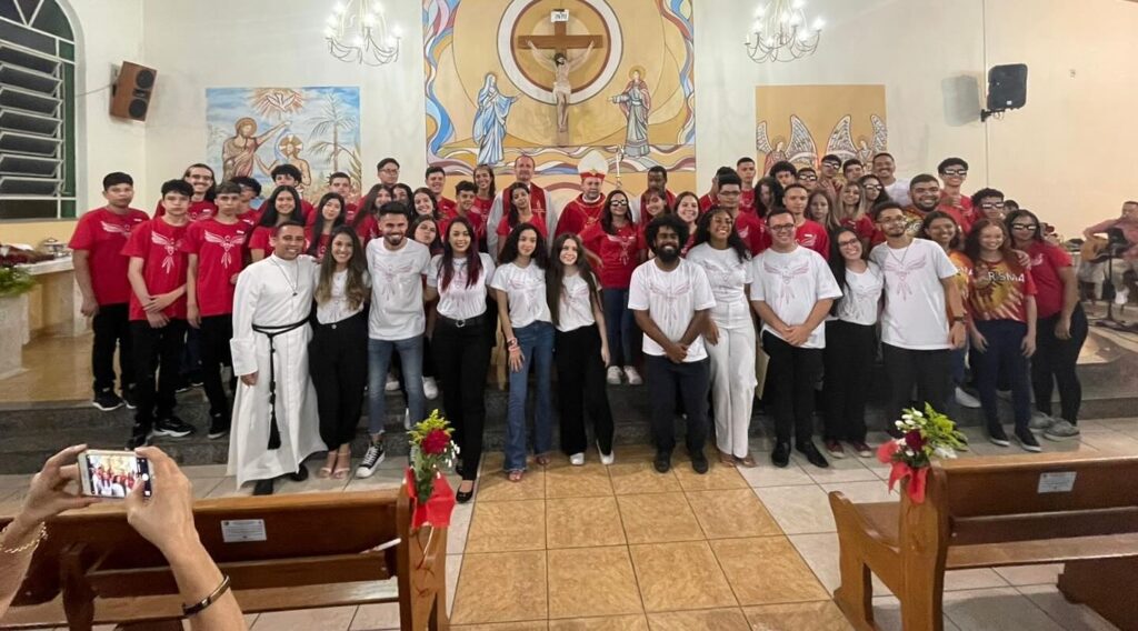 Dom Cícero preside crismas na Região Belém - Jornal O São Paulo