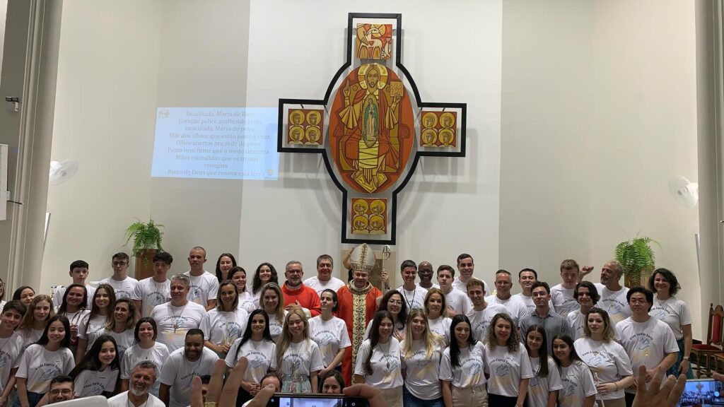 Dom Cícero preside crismas e tem encontro com jovens no Belém - Jornal O São Paulo