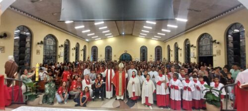 Dom Cícero preside crismas e tem encontro com jovens no Belém - Jornal O São Paulo