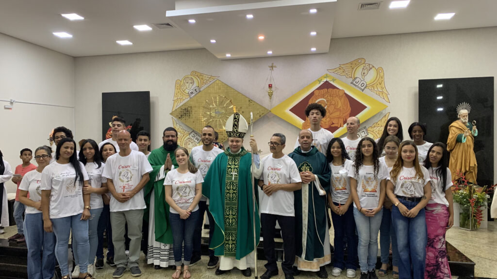 Dom Cícero preside crismas e tem encontro com jovens no Belém - Jornal O São Paulo
