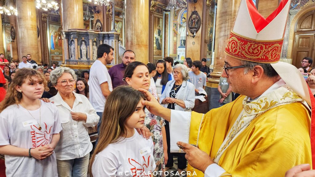 Formações e sacramentos da iniciação cristã em destaque na Sé - Jornal O São Paulo
