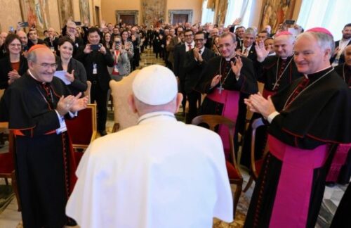 Papa à Pastoral Universitária: com coragem, ajudem os jovens a sonhar grande - Jornal O São Paulo