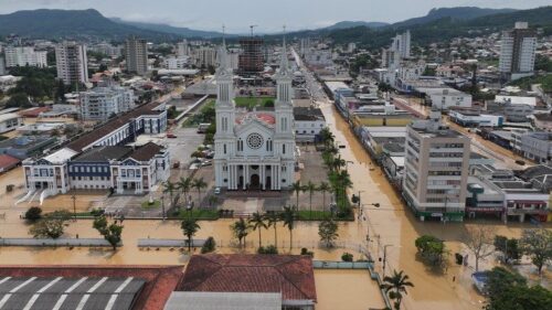 A caridade e a fé salvam vidas em Rio do Sul diante da segunda maior enchente da história local - Jornal O São Paulo