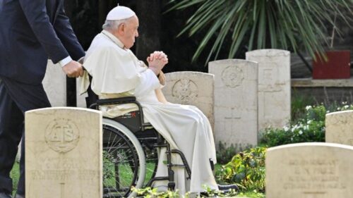 Papa no Dia de Finados: ‘Chega de guerras, elas destroem a vida’ - Jornal O São Paulo