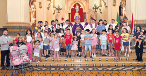 Cardeal Martínez Flores visita comunidade paraguaia em São Paulo
