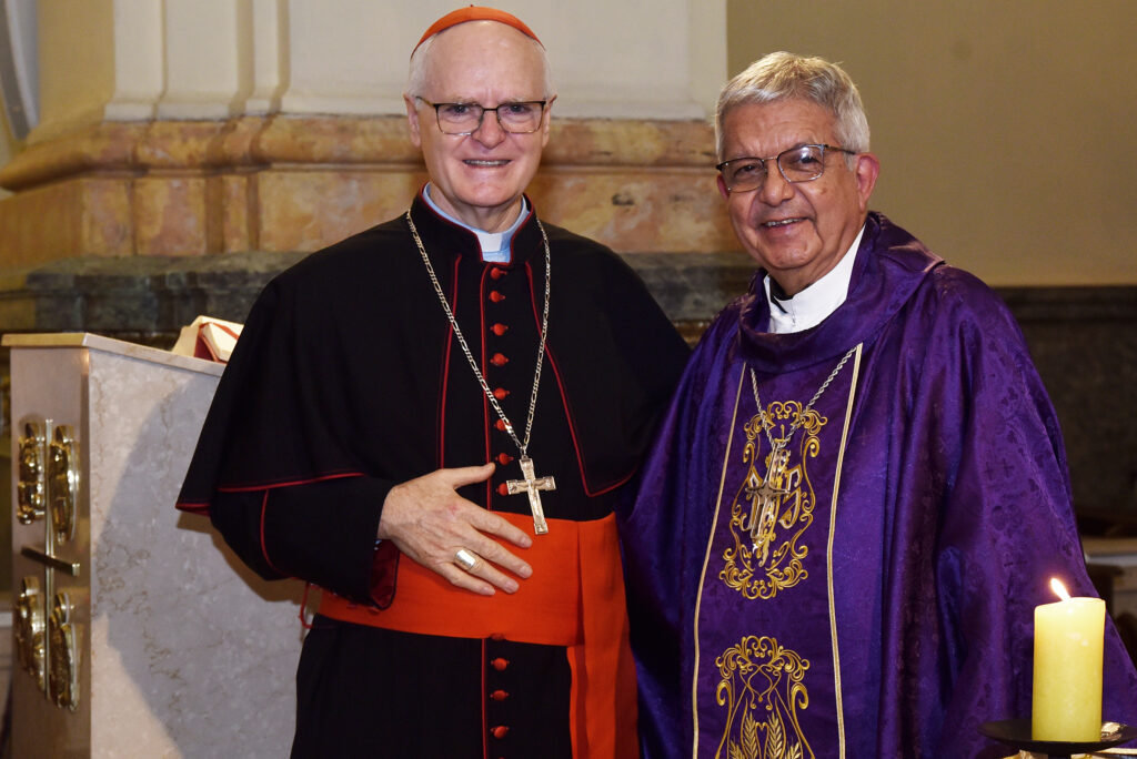 Cardeal Martínez Flores visita comunidade paraguaia em São Paulo