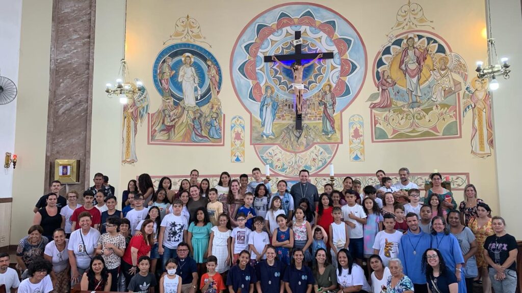 Dom Cícero dialoga com jovens e idosos e preside missas na Região Belém - Jornal O São Paulo