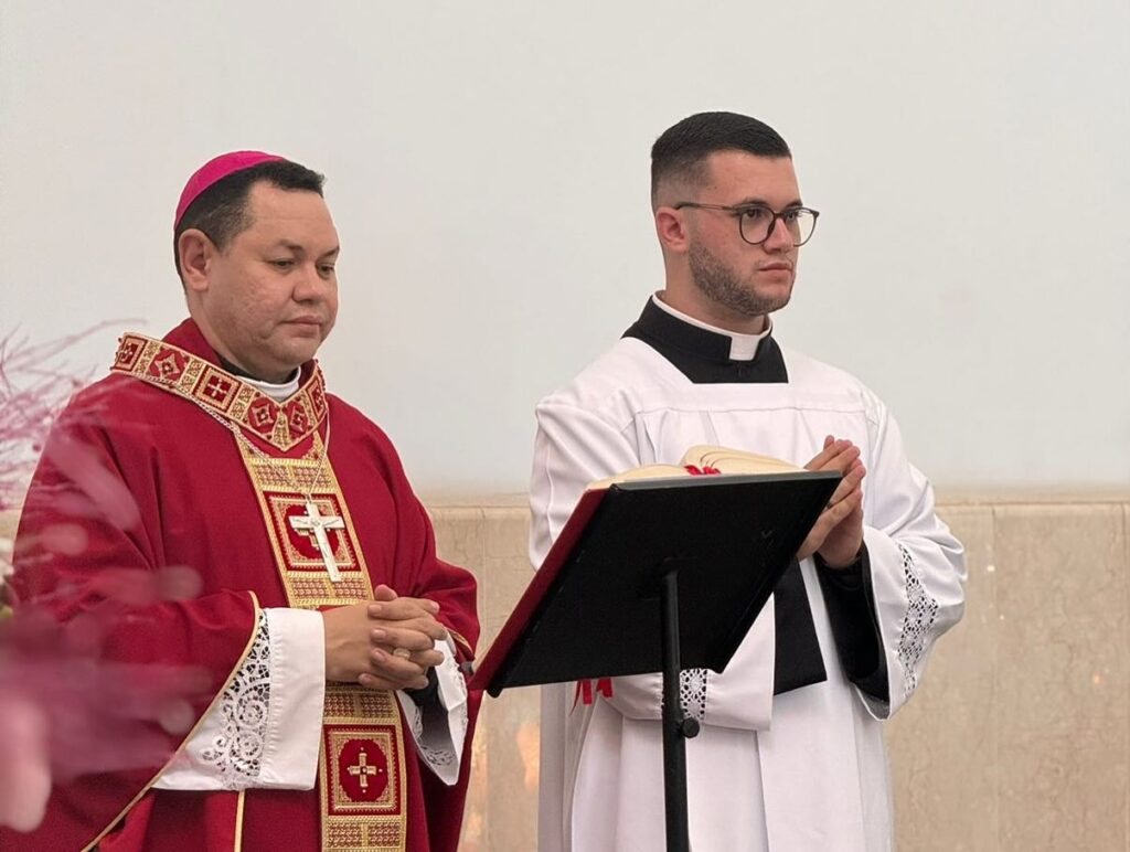 Dom Cícero dialoga com jovens e idosos e preside missas na Região Belém - Jornal O São Paulo