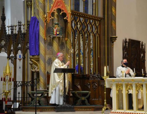 Durante a pandemia, o fechamento de templos aumentou o sofrimento físico e mental da população - Jornal O São Paulo