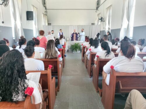 Também entre os encarcerados, a Igreja anuncia o nascimento de Cristo - Jornal O São Paulo