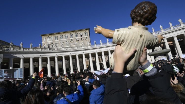 Papa no Angelus: mostrar a luz verdadeira, que é Jesus, com o testemunho de vida - Jornal O São Paulo