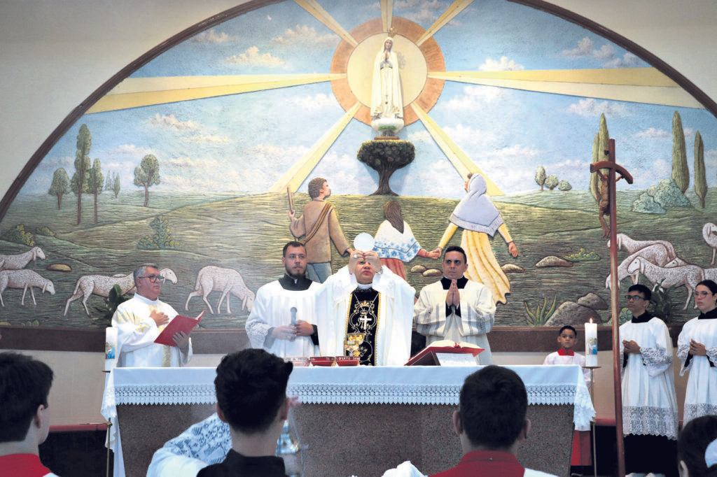Dom Cícero preside missas do Tempo do Natal em paróquias da Região Belém - Jornal O São Paulo