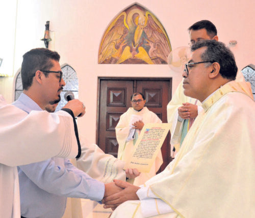 Irmão Leonardo Henrique professa perpetuamente sua fé - Jornal O São Paulo