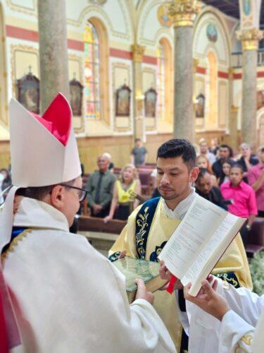 No Ipiranga, Dom Ângelo preside ordenação diaconal e missas em paróquias - Jornal O São Paulo