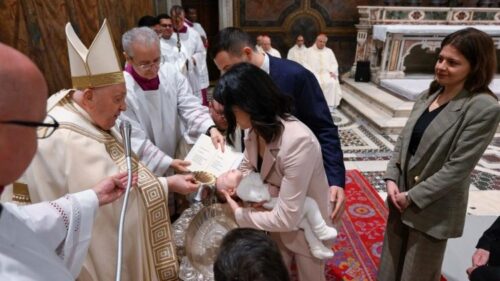 Papa: ‘Batismo é Deus que vem em nós’ - Jornal O São Paulo