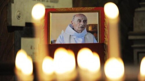 “Padre Hamel foi luz contra a violência blasfema em nome de Deus”, diz Papa em mensagem - Jornal O São Paulo