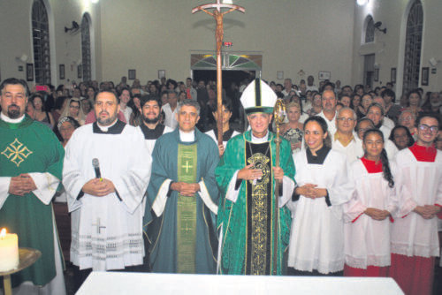 Dom Carlos Lema Garcia dá posse a novo Pároco da Paróquia São João Gualberto - Jornal O São Paulo