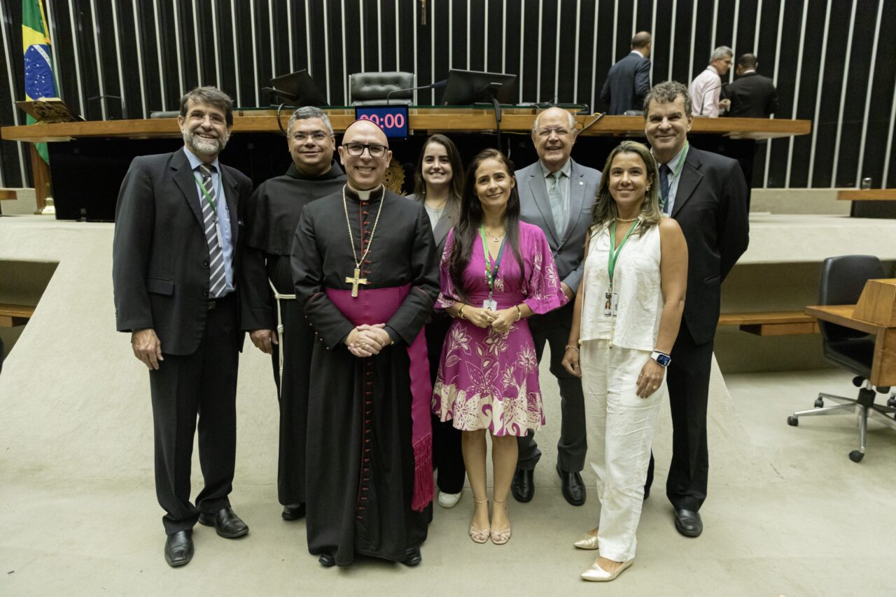 Movimentos dos Focolares é homenageado em sessão solene na Câmara - Jornal O São Paulo