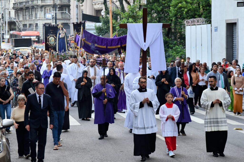 Na Sexta-feira da Paixão, fiéis recordam as últimas palavras de Cristo na cruz - Jornal O São Paulo