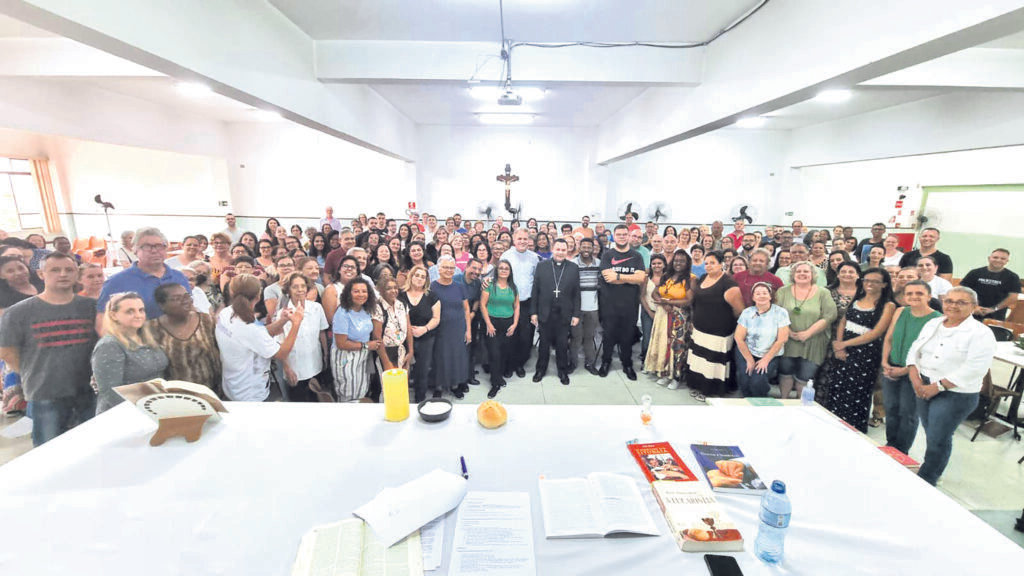 Dom Cícero preside Crismas e participa de eventos na Região Belém - Jornal O São Paulo