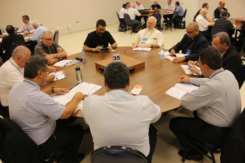 ‘A identidade e a missão da Igreja não é outra que evangelizar, ser sacramento de salvação do mundo’ - Jornal O São Paulo