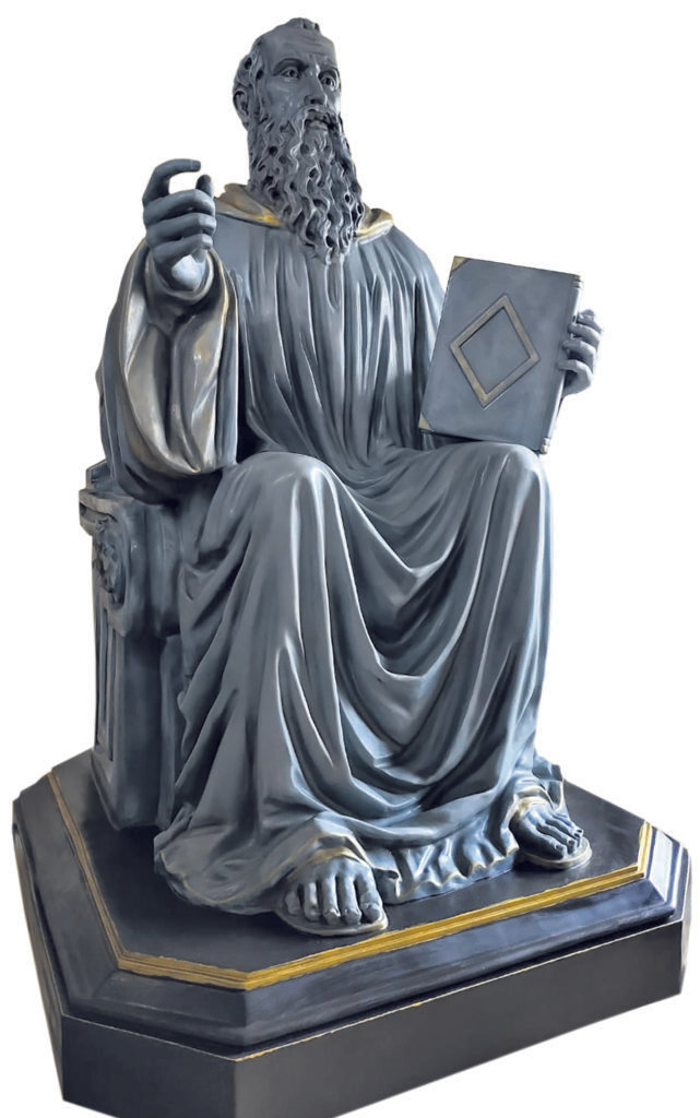 Escultura gigante de São Bento pode ser vista em paróquia na zona Sul de São Paulo