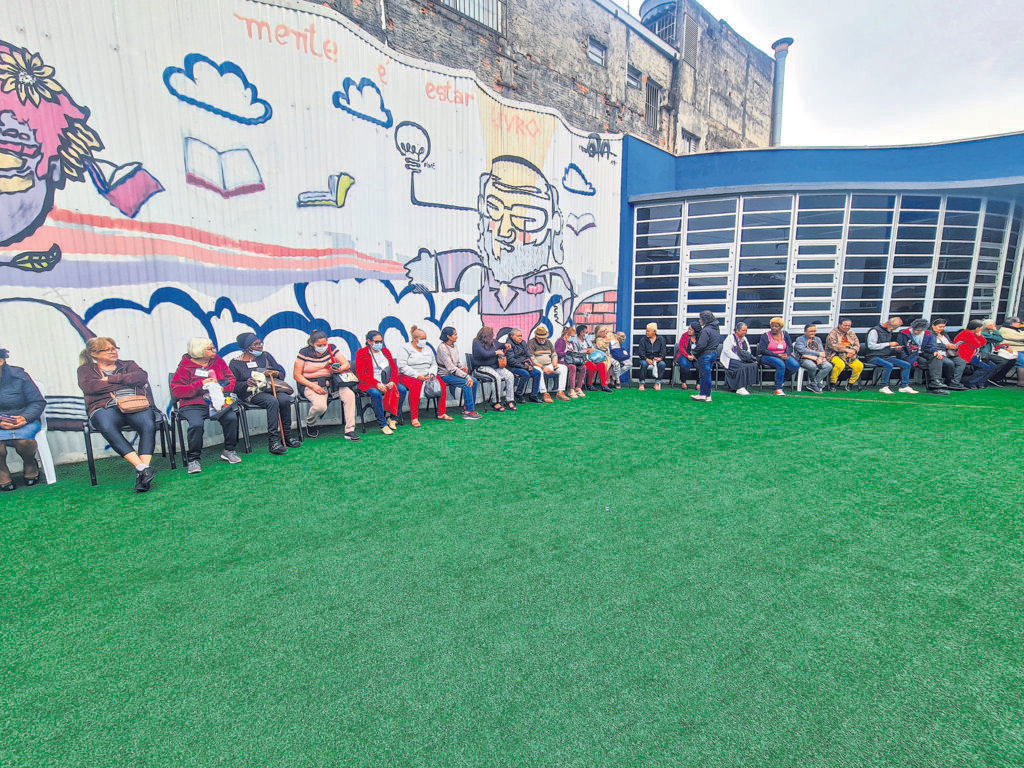 Em Heliópolis, Instituto Velho Amigo é espaço de esperança para pessoas idosas - Jornal O São Paulo