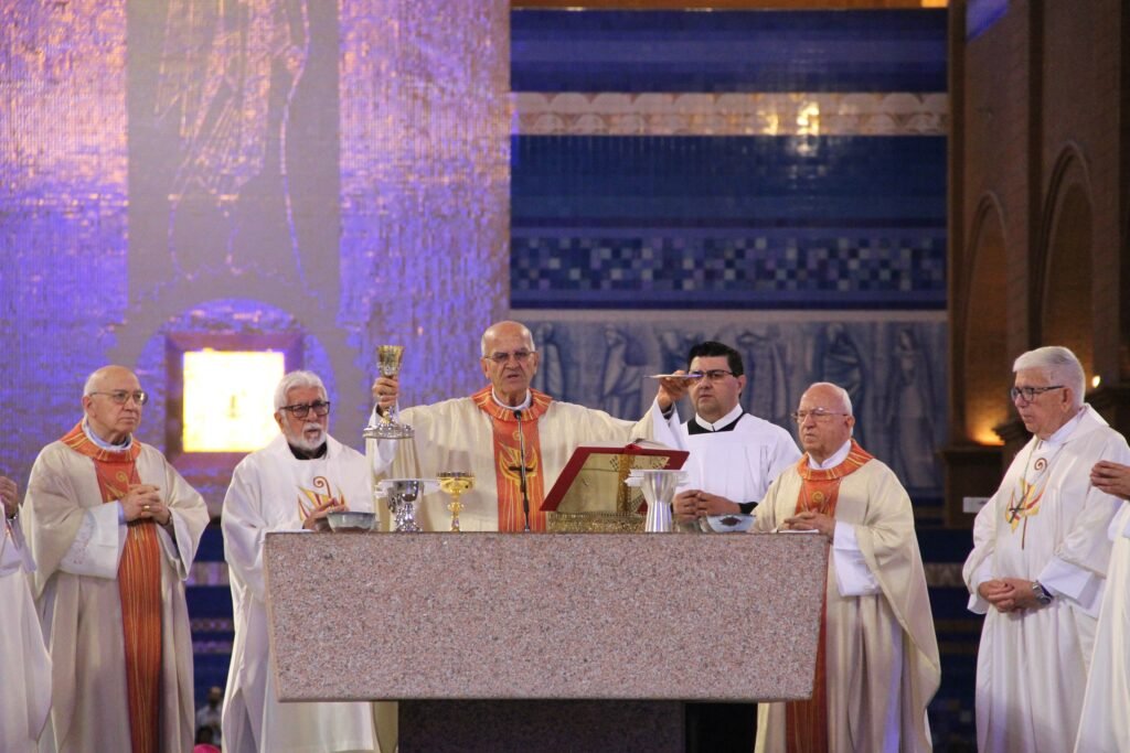 Aprender de Jesus a partilha da vida e a entrega ao projeto amoroso de Deus - Jornal O São Paulo