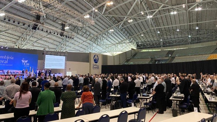 61ª AG CNBB: Cardeal Parolin afirma estar impressionado com o empenho dos bispos brasileiros para a evangelização - Jornal O São Paulo