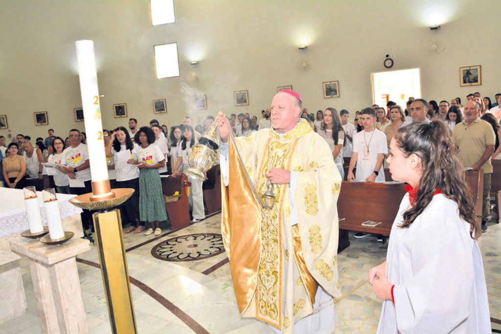 Dom Jorge Pierozan confere o sacramento da Crisma em 4 paróquias - Jornal O São Paulo