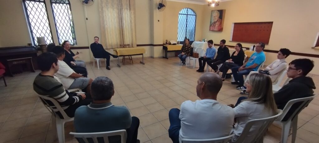 Leigos e clérigos participam de reuniões, celebrações e ações sociais na Região Sé - Jornal O São Paulo