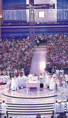 Fiéis da Arquidiocese rogam à Mãe Aparecida: ‘Maria, vem conosco caminhar’ - Jornal O São Paulo
