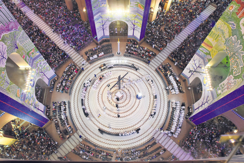 Fiéis da Arquidiocese rogam à Mãe Aparecida: ‘Maria, vem conosco caminhar’ - Jornal O São Paulo