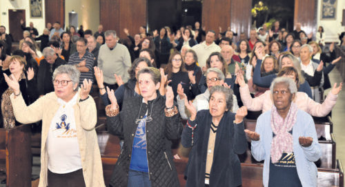 Mães, pela força da oração, intercessoras de seus filhos - Jornal O São Paulo