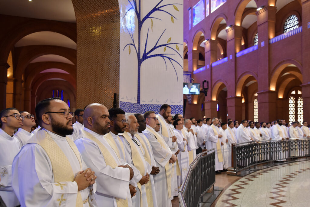 Fiéis da Arquidiocese rogam à Mãe Aparecida: ‘Maria, vem conosco caminhar’ - Jornal O São Paulo
