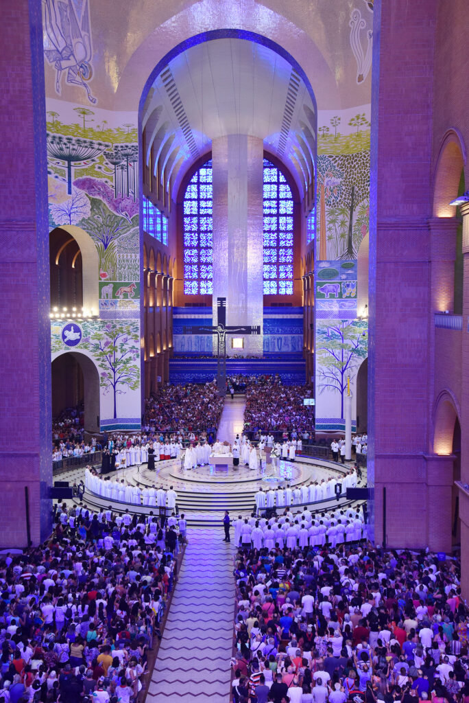 Fiéis da Arquidiocese rogam à Mãe Aparecida: ‘Maria, vem conosco caminhar’ - Jornal O São Paulo