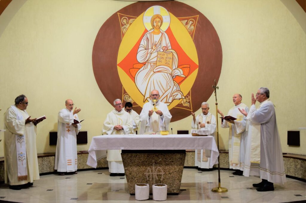 Dom Cícero confere o sacramento da Crisma em 3 paróquias na Região Belém - Jornal O São Paulo