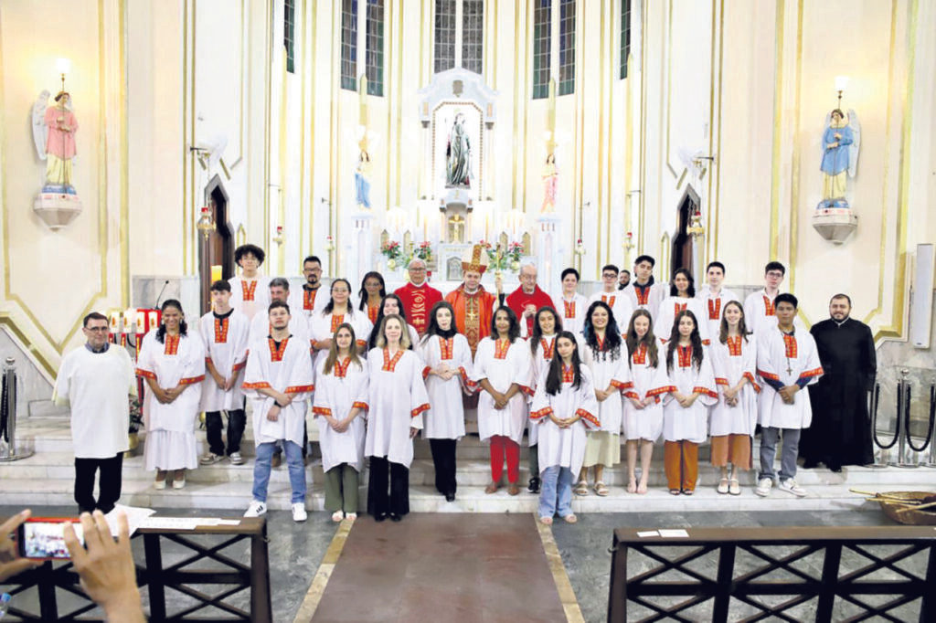 No Belém, Dom Cícero preside Crismas e festas patronais em paróquias - Jornal O São Paulo