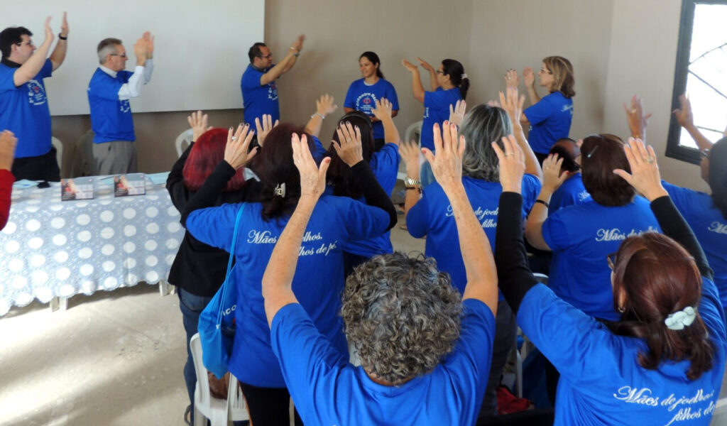 Mães, pela força da oração, intercessoras de seus filhos - Jornal O São Paulo