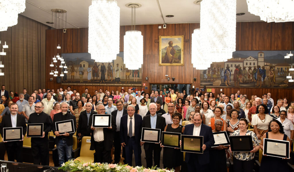 Rádio 9 de Julho é homenageada na Câmara Municipal de São Paulo