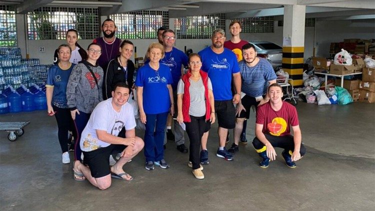 Seminaristas vivem experiência de missão com famílias afetadas pelas enchentes no RS - Jornal O São Paulo