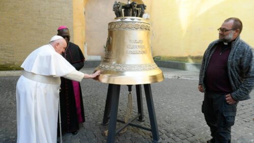 Polônia: Fundação envia sinos às nações em nome da defesa da vida - Jornal O São Paulo