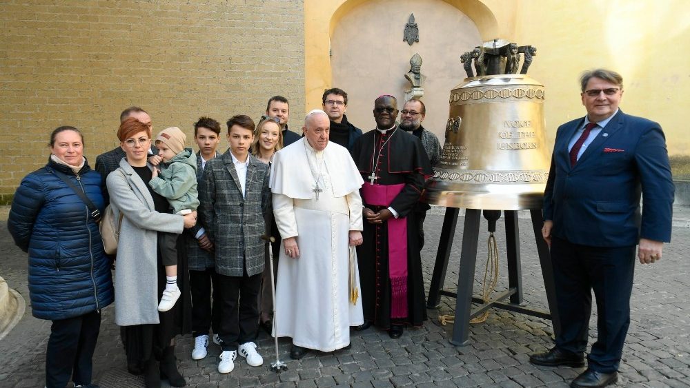 Polônia: Fundação envia sinos às nações em nome da defesa da vida - Jornal O São Paulo