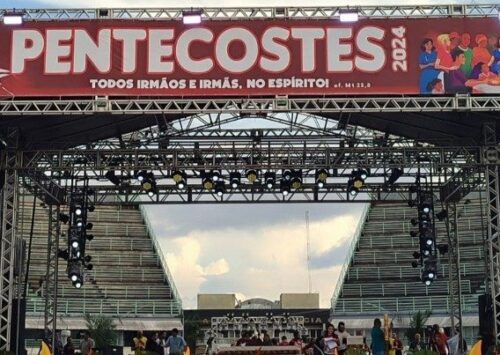 Mais de 80 mil pessoas celebram Pentecostes em Manaus - Jornal O São Paulo