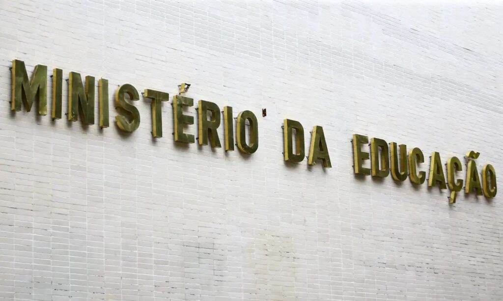 MEC ofertará 80 mil bolsas a estudantes de cursos de licenciatura - Jornal O São Paulo