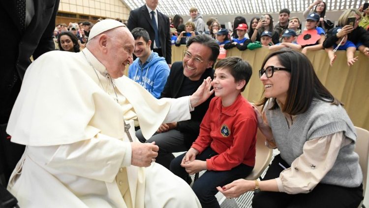 Papa: união entre escola e família é essencial para uma educação integral - Jornal O São Paulo