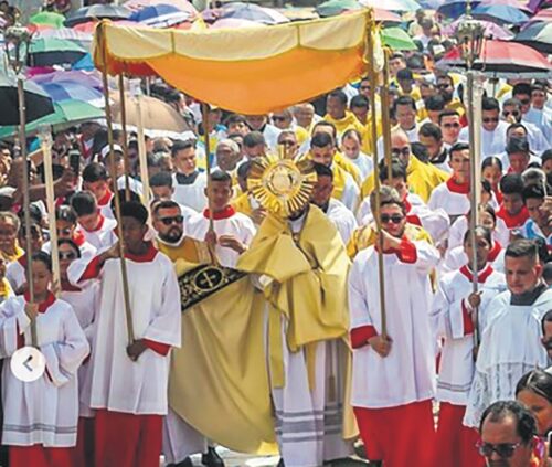 Em todo o Brasil, o testemunho público de amor a Jesus eucarístico - Jornal O São Paulo