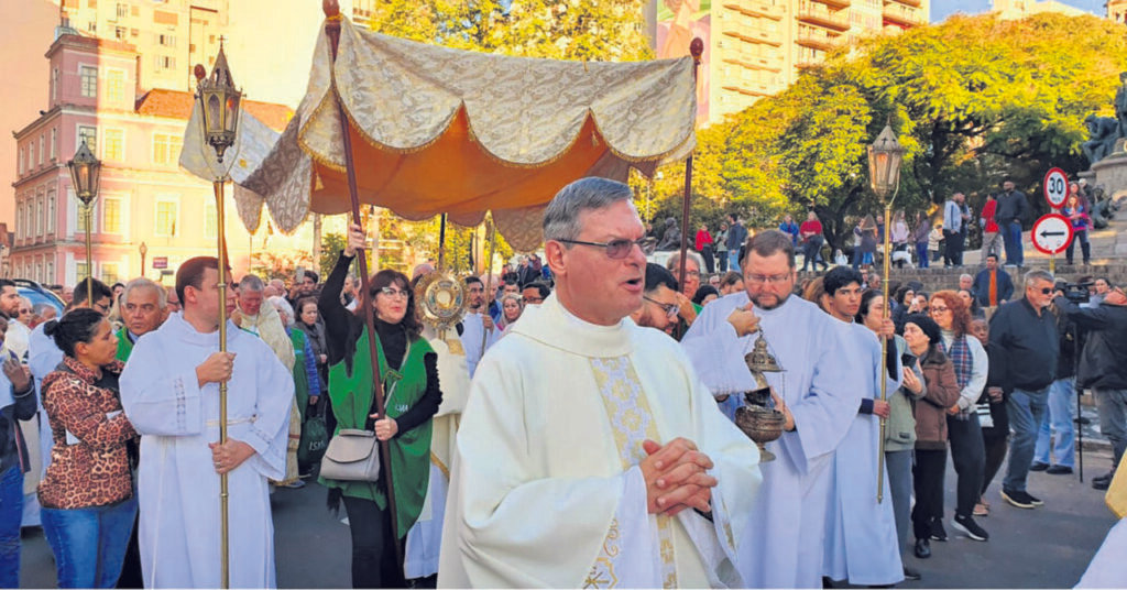 Em todo o Brasil, o testemunho público de amor a Jesus eucarístico - Jornal O São Paulo